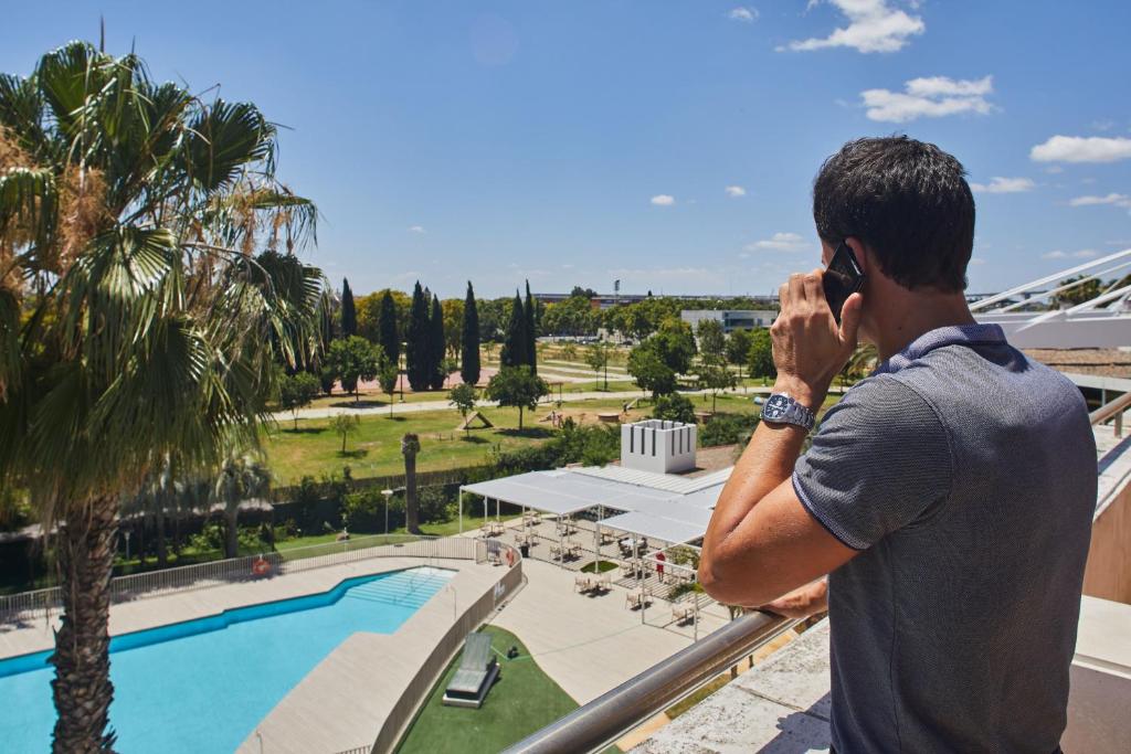 Bazén v ubytování Silken Al-Andalus Palace nebo v jeho okolí