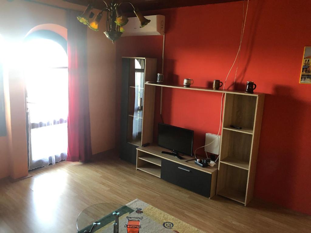 Telewizja i/lub zestaw kina domowego w obiekcie Anita Apartmanház