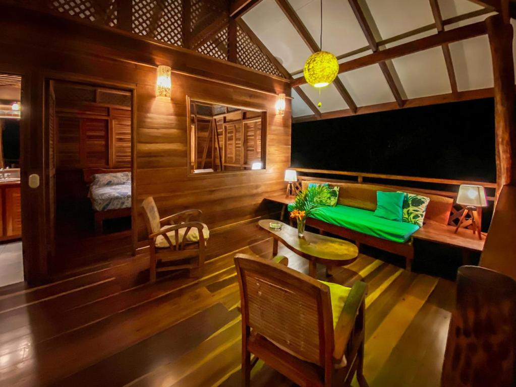 Biliár nebo kulečník v ubytování Finca Chica Lodge & Villas