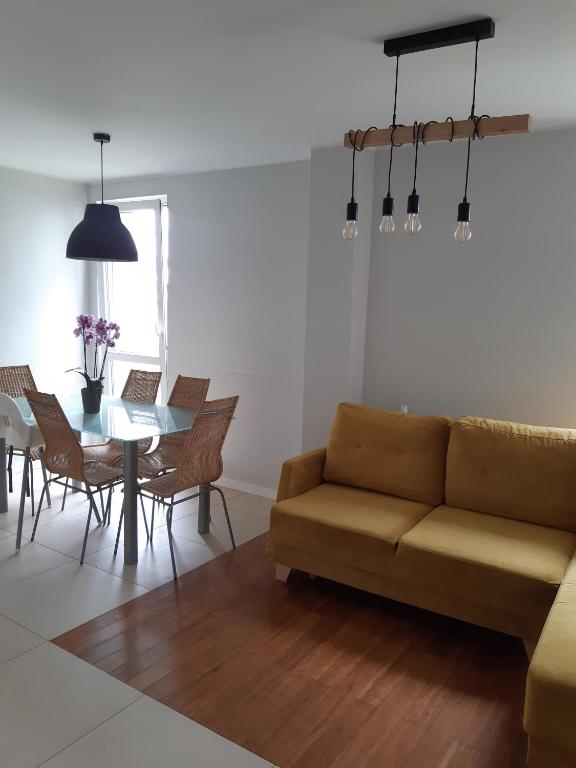 Posedenie v ubytovaní Sanshiro apartment
