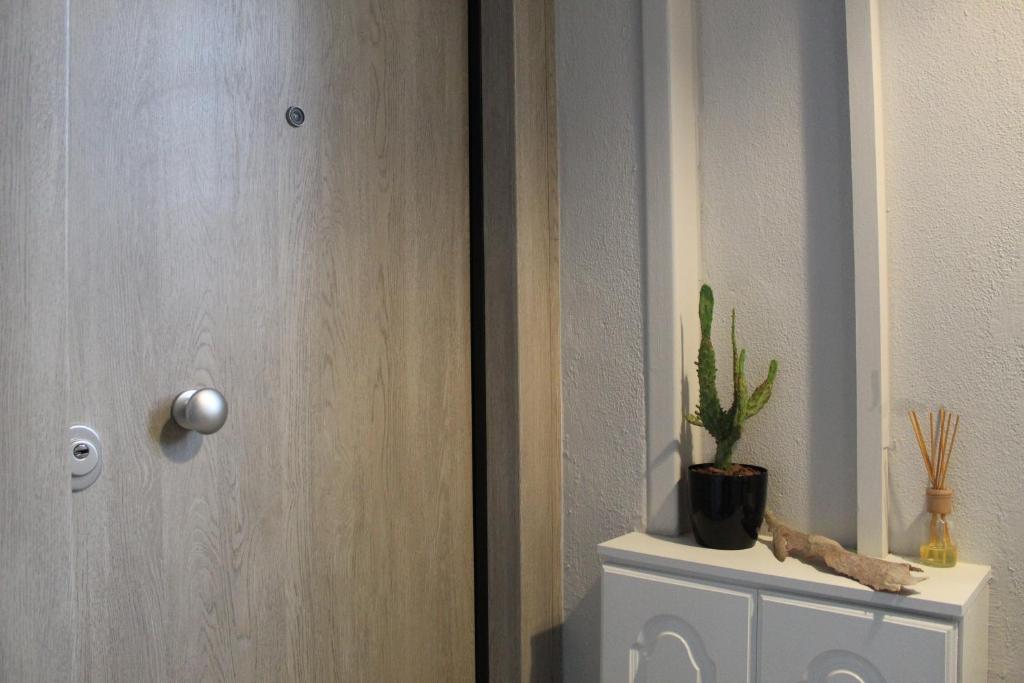 Zdjęcie z galerii obiektu Luxury apartment in Glyfada(near metro station)C82 w Atenach