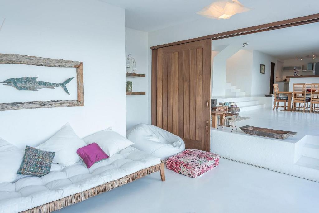  Casa Blanca - Alto padrão com suítes e piscina vista mar
