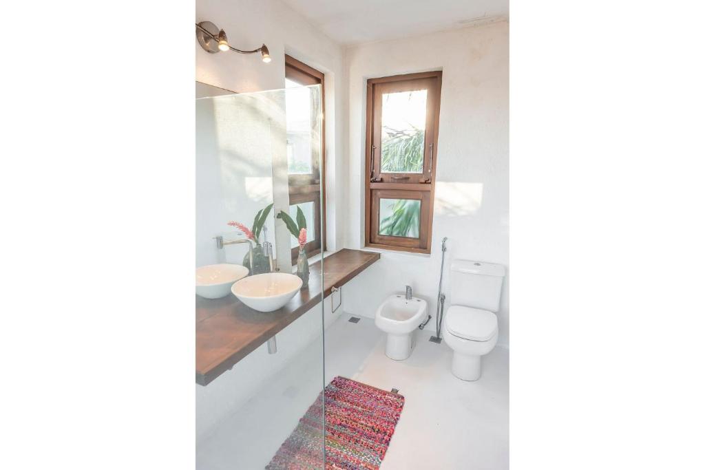  Casa Blanca - Alto padrão com suítes e piscina vista mar