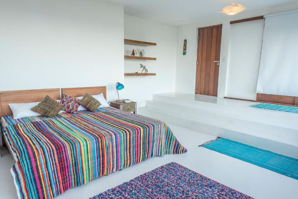  Casa Blanca - Alto padrão com suítes e piscina vista mar