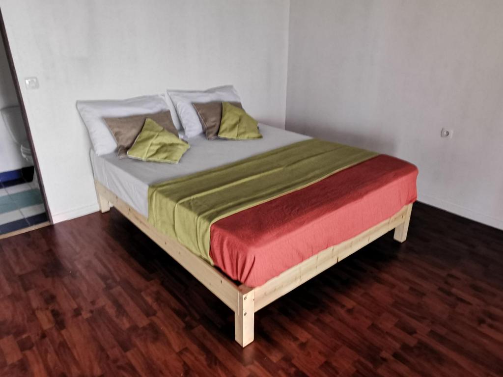 Postel nebo postele na pokoji v ubytování AOTERA GUEST HOUSE