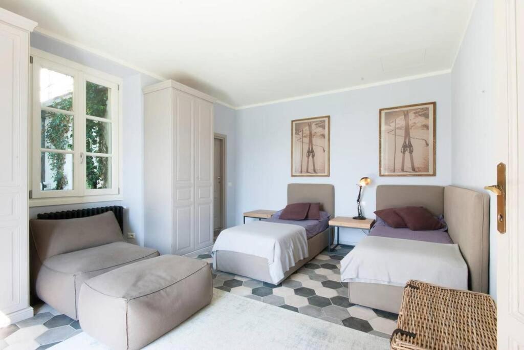 Posezení v ubytování Villino Genia Moltrasio Lake Como Pool & Lake View