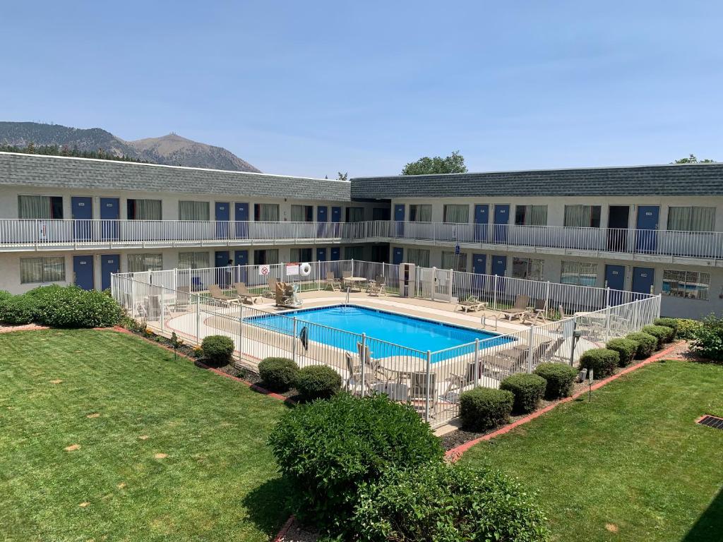 Bazén v ubytování Motel 6-Flagstaff, AZ - Butler nebo v jeho okolí