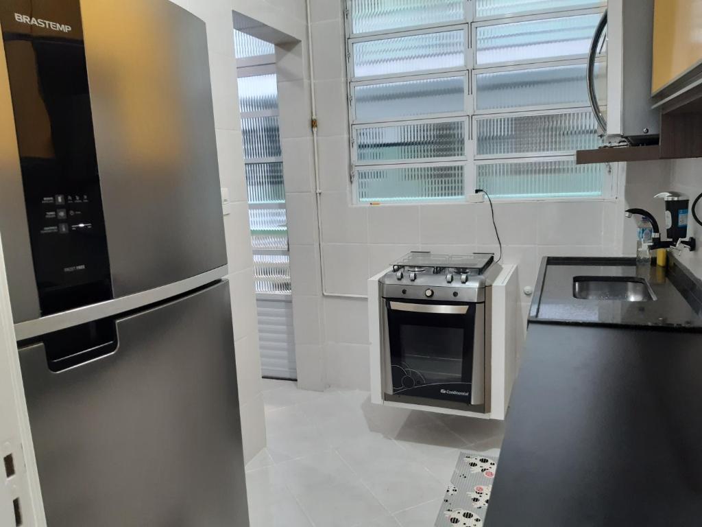  APARTAMENTO EM SANTOS EM FRENTE A PRAIA