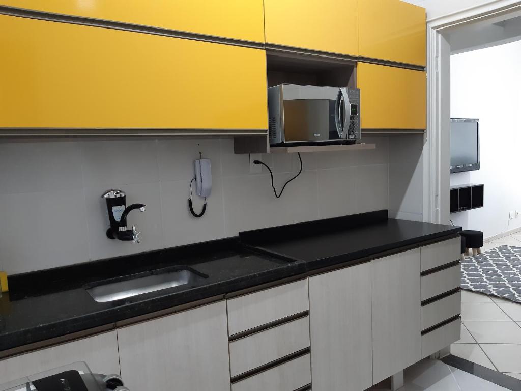  APARTAMENTO EM SANTOS EM FRENTE A PRAIA