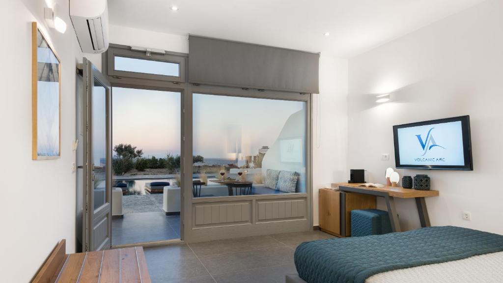 Volcanic Arc Suites - 11