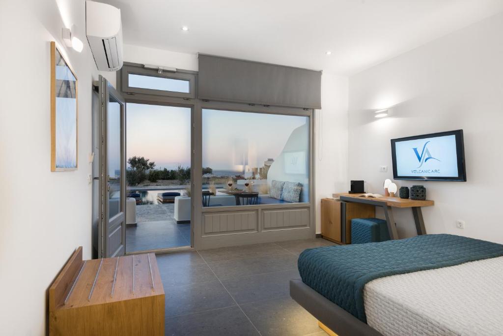 Volcanic Arc Suites - 3