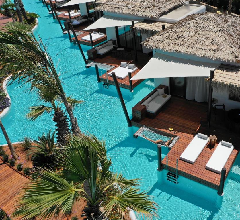 Bazén v ubytování Stella Island Luxury Resort & Spa (Adults Only) nebo v jeho okolí