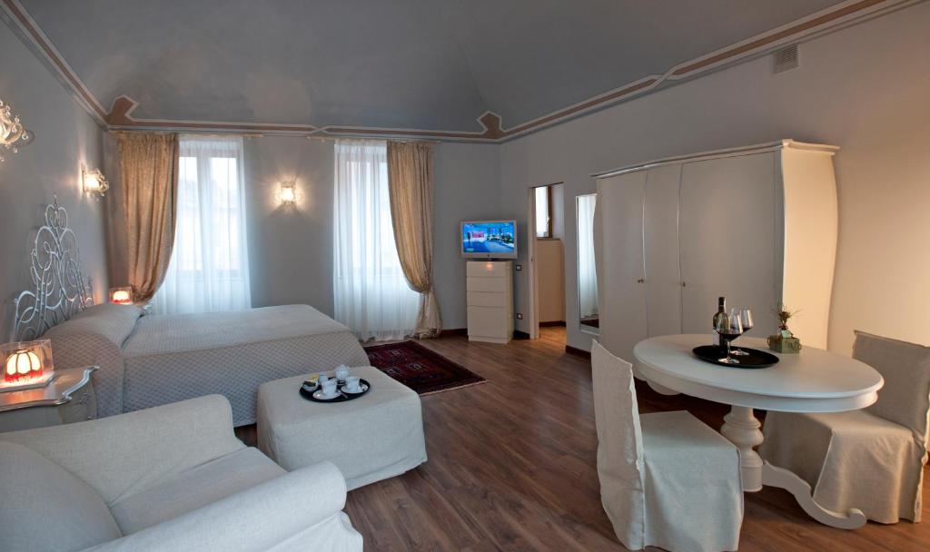 Vinoteca La Sacrestia - 13