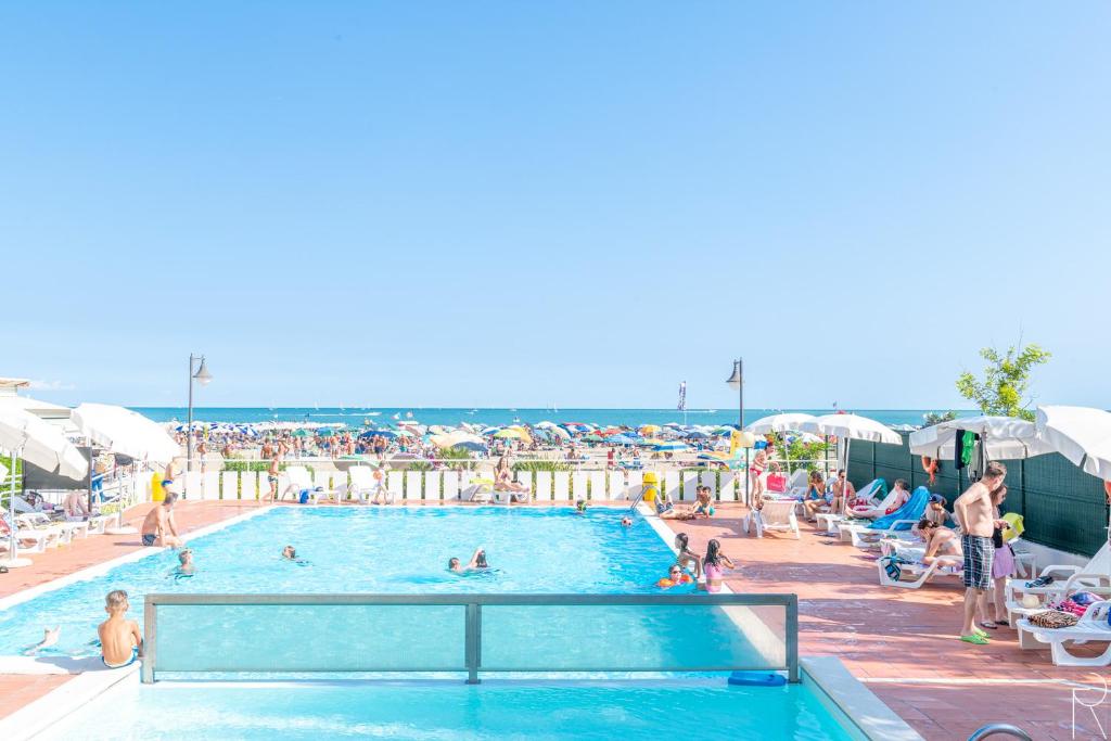 Bazén v ubytování Hotel Europa nebo v jeho okolí