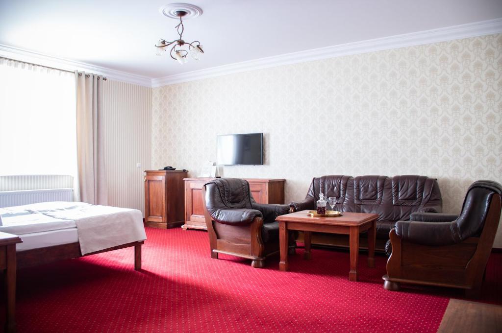 Dwór Czarneckiego - 8