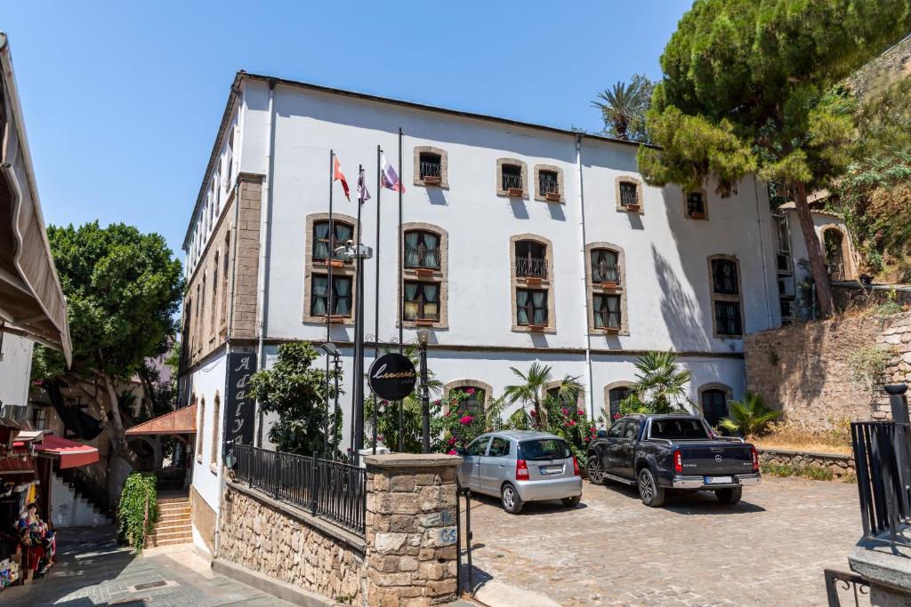 فضای داخلی Adalya Port Hotel در آنتالیا - تصویر ۳