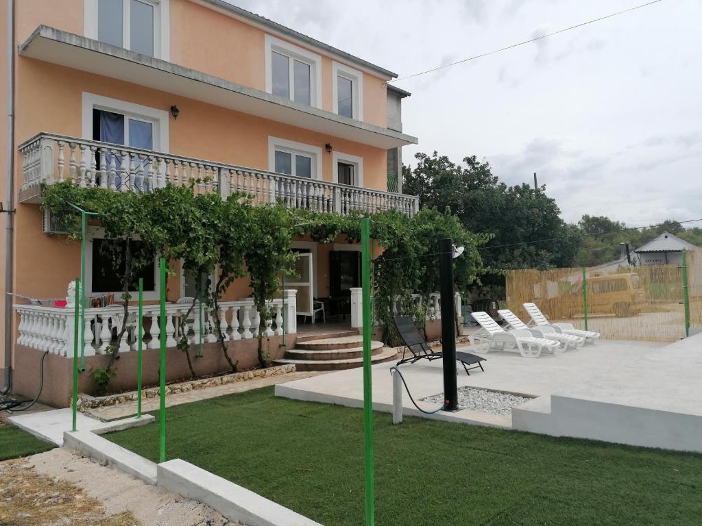 Budova, kde se apartmán nachází