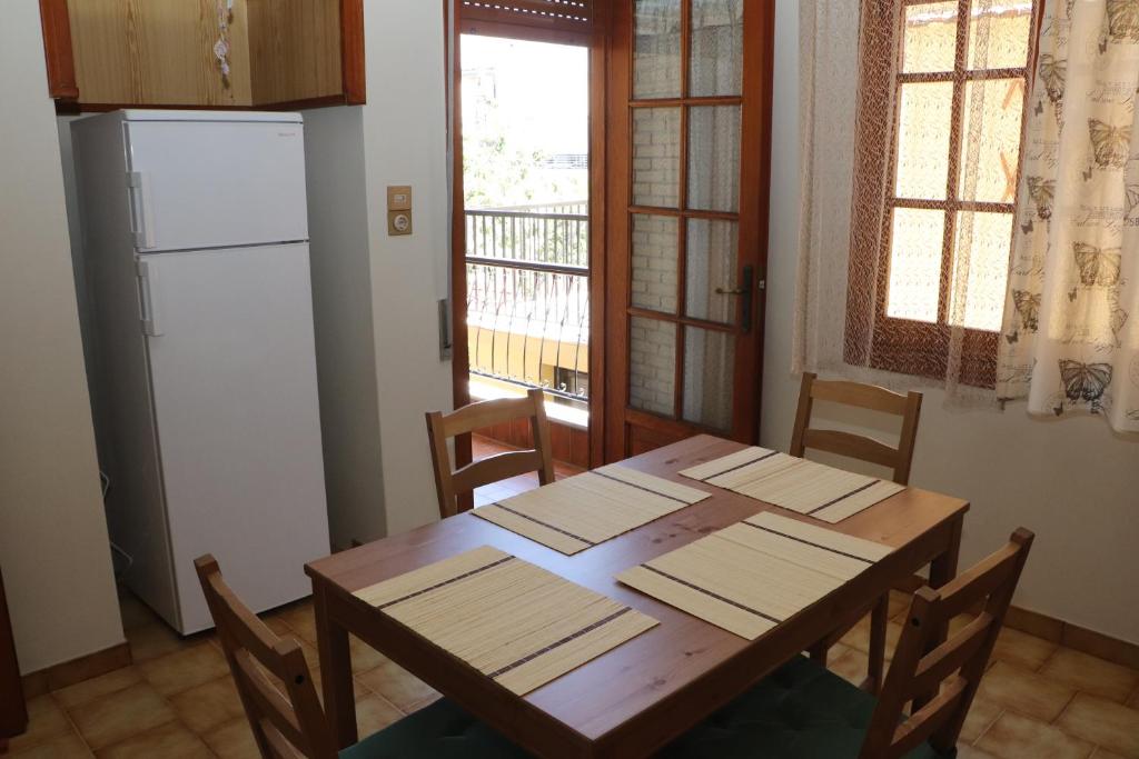 Kuchnia lub aneks kuchenny w obiekcie Meteoron Guesthouse