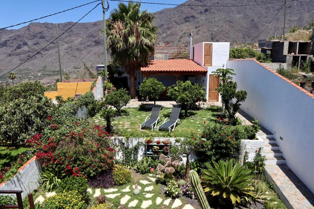 einen Garten auf dem Dach eines Hauses in der Unterkunft Villa Sila in El Paso