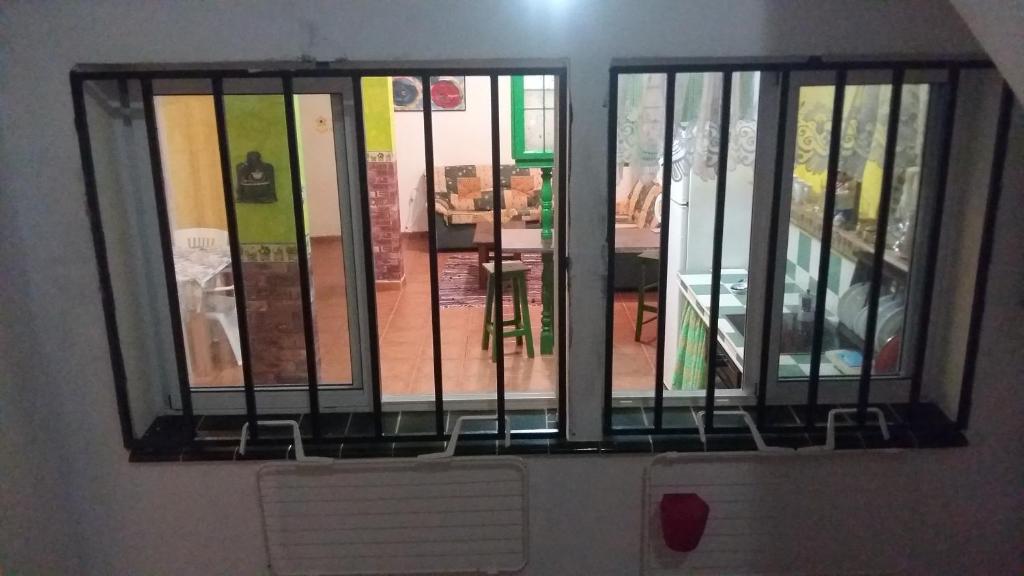 Fotografia z galérie ubytovania Habitación matrimonial en un bajo baño compartido Areas compartidas v destinácii Abades