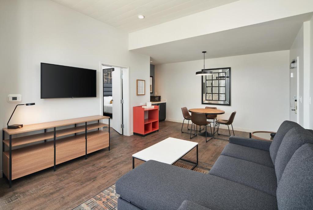 Hotel Indigo Tallahassee - Collegetown by IHG photo