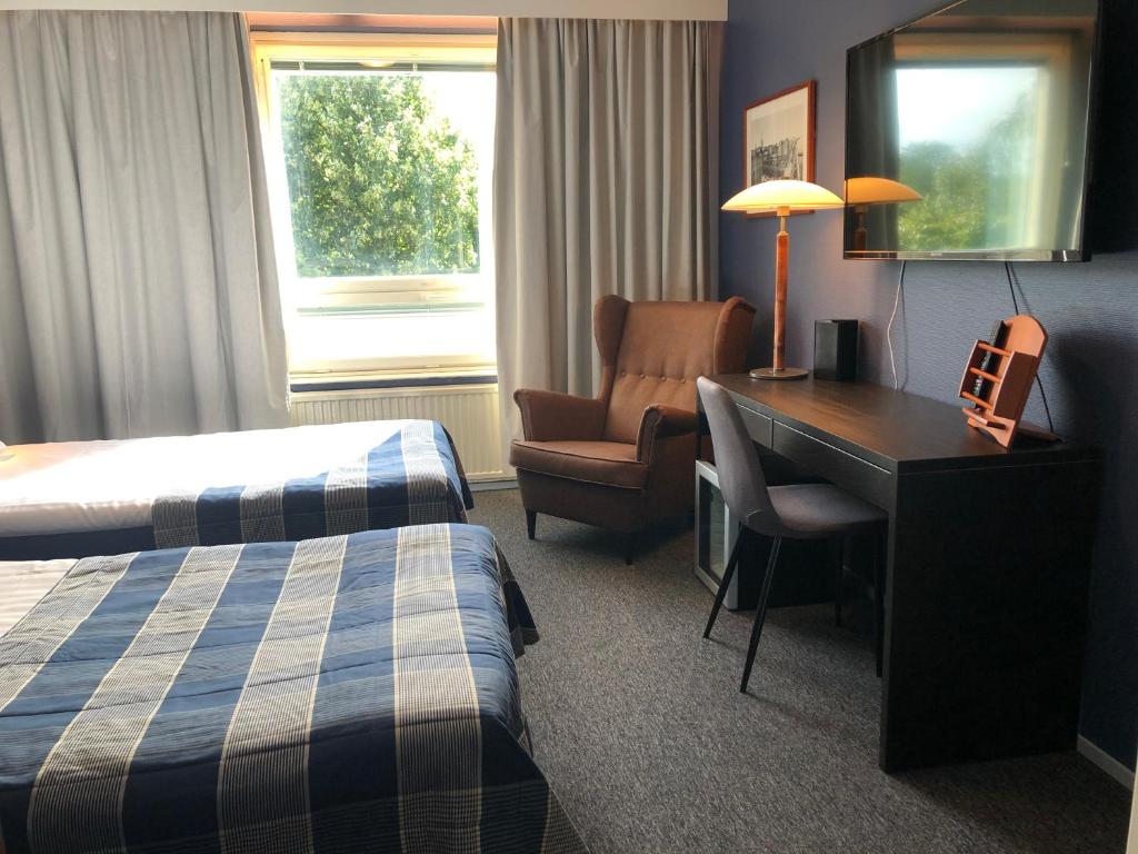 West Side Hotel - Superior Twin Room