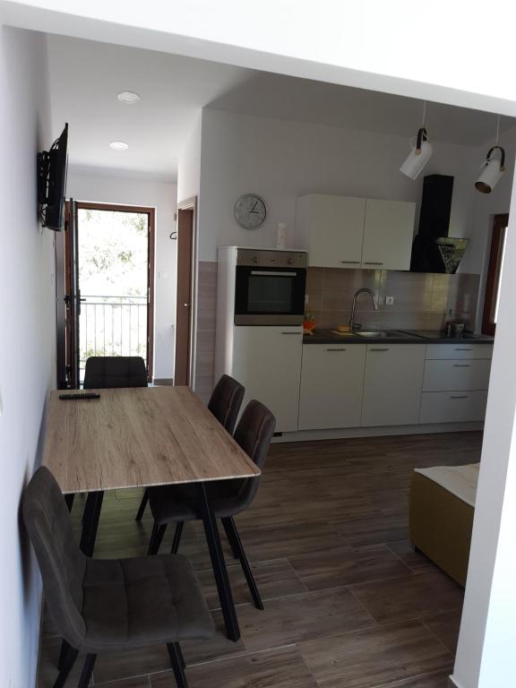 Kuchyňa alebo kuchynka v ubytovaní Sea view Apartment