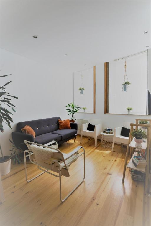 Downtown Porto Relaxed Apartment with Private Yard