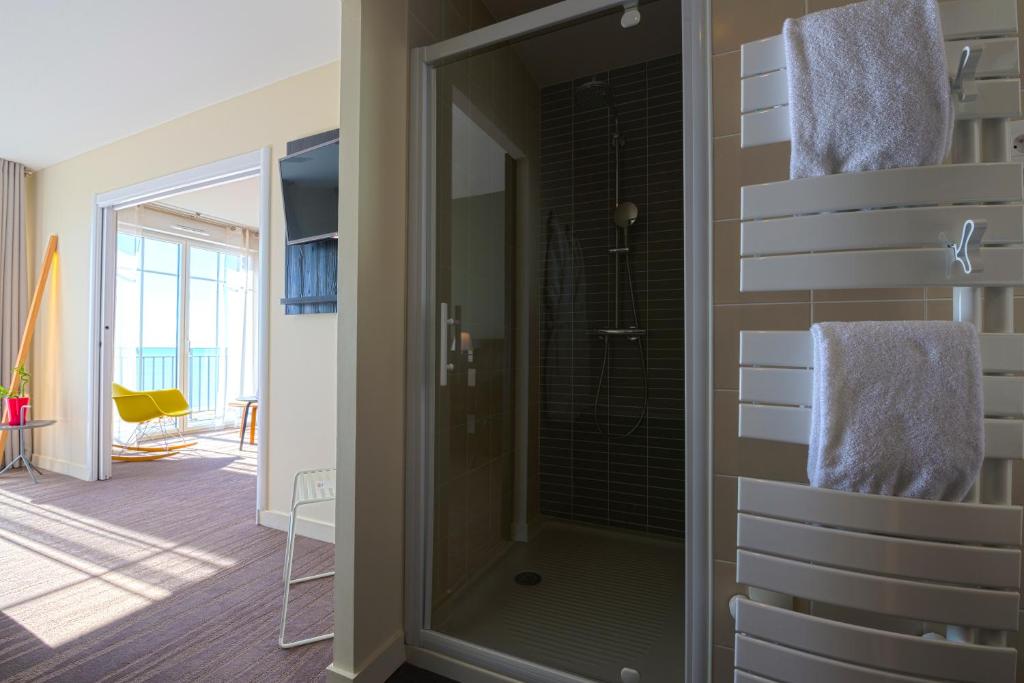 Les Flots - Hôtel et Restaurant face à l'océan - Châtelaillon-Plage - Suite Lit King-Size Avec Vue Sur Océan