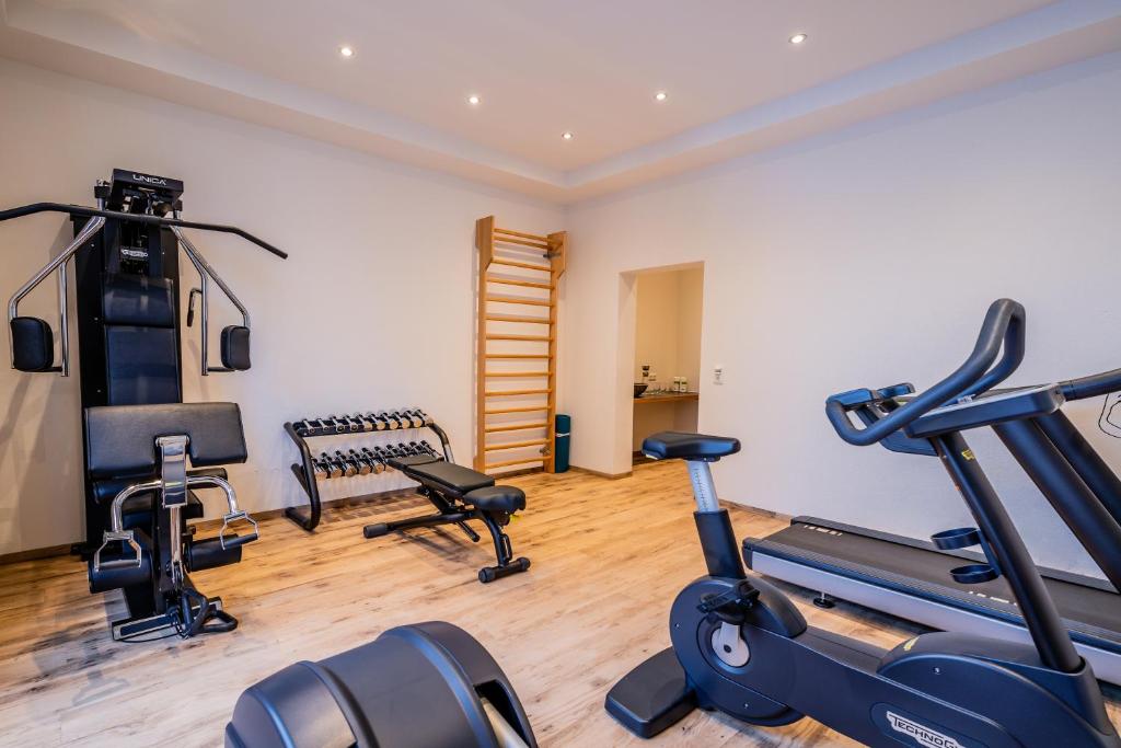 Fitness centrum a/nebo fitness zařízení v ubytování Hotel Hubertushof