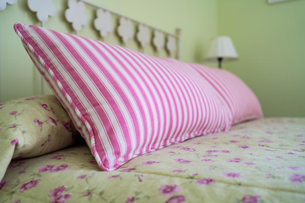 A bed or beds in a room at Housingleón - Galeria