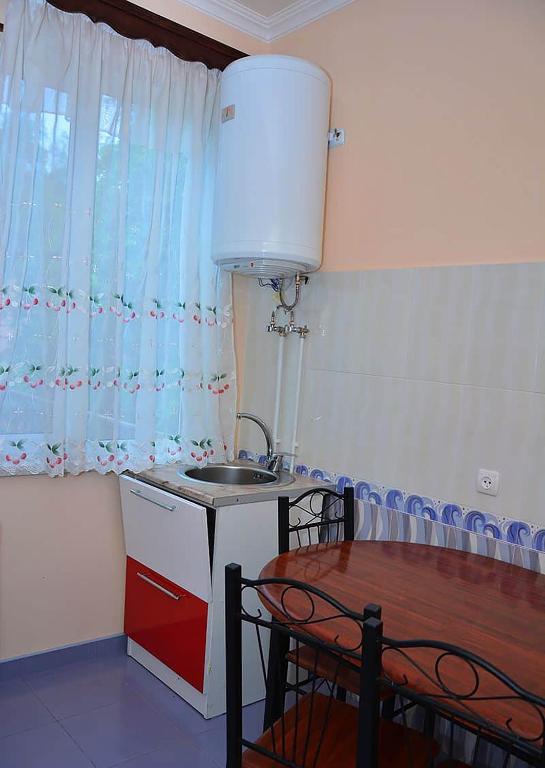 Kuchyň nebo kuchyňský kout v ubytování Getap Restaurant & Hotel Vahagnadzor