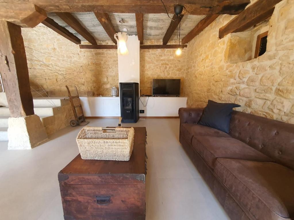 CASA RURAL PALACIO LOS LABREQUINES, Villacomparada de Rueda ...
