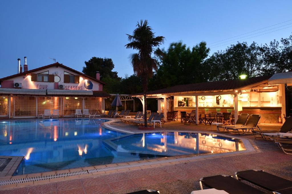 Bazén v ubytování Four Seasons Hotel nebo v jeho okolí