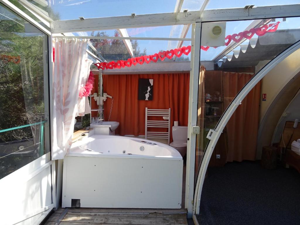 AU BOIS FLEURI Les Chambres d'Hôtes - Petite Chambre Double