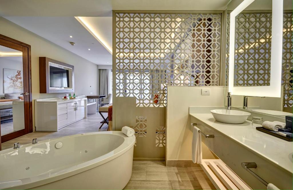 Royalton Bavaro, An Autograph Collection All-Inclusive Resort & Casino - 豪华少年套房海景钻石俱乐部