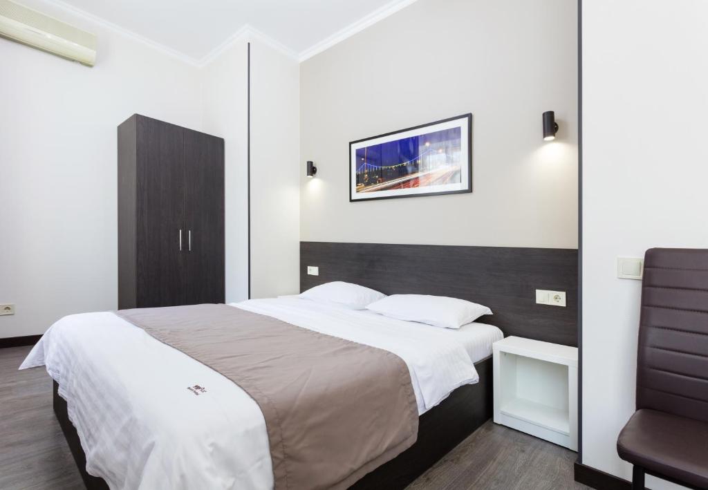 Khreshchatyk - Independence Square Apartments - Deluxe Double Room