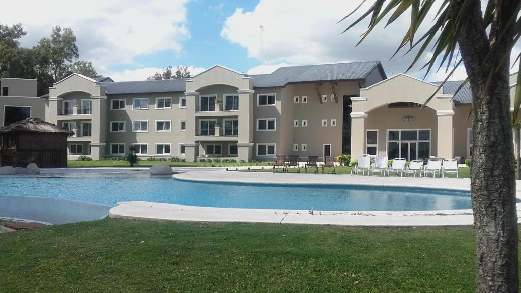 Howard Johnson Resort & Convention Center Ezeiza - Housity