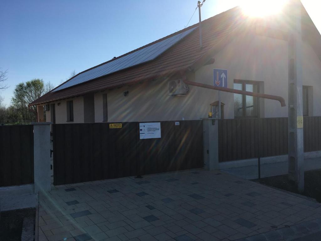 Emese vendégház 4118 Mezőpeterd, Dózsa Gy u 22 kép - 1