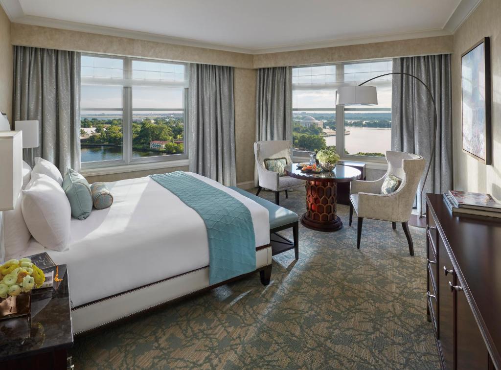 Salamander Washington DC - Premier Water View Room