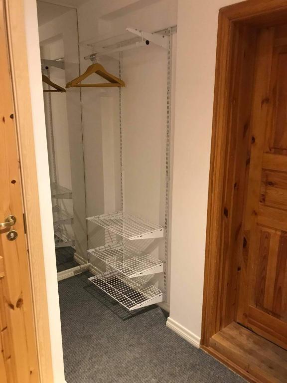Postel nebo postele na pokoji v ubytování Vallikraavi apartment