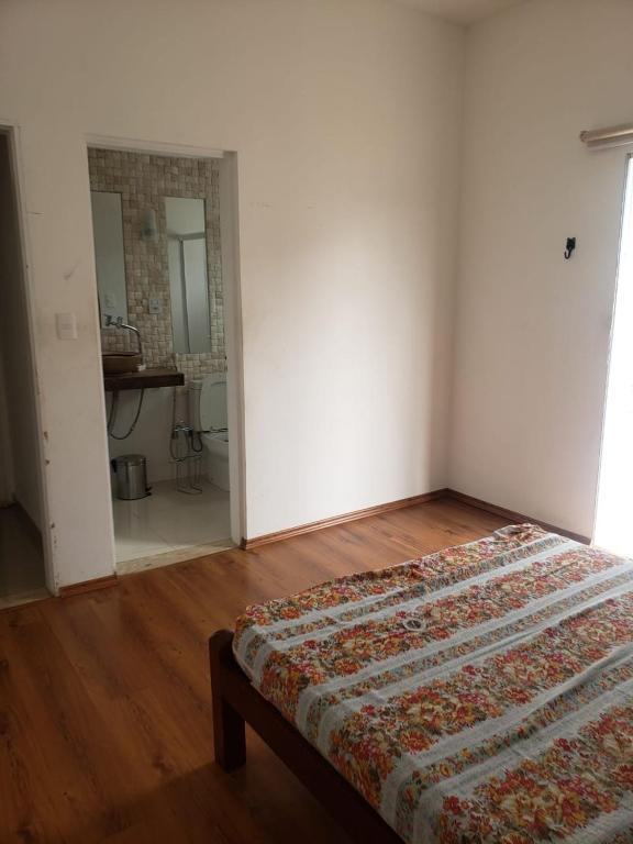  Casa em Condomínio Fechado