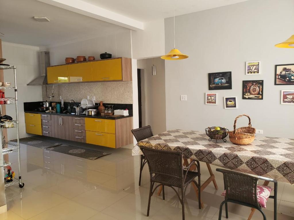  Casa em Condomínio Fechado