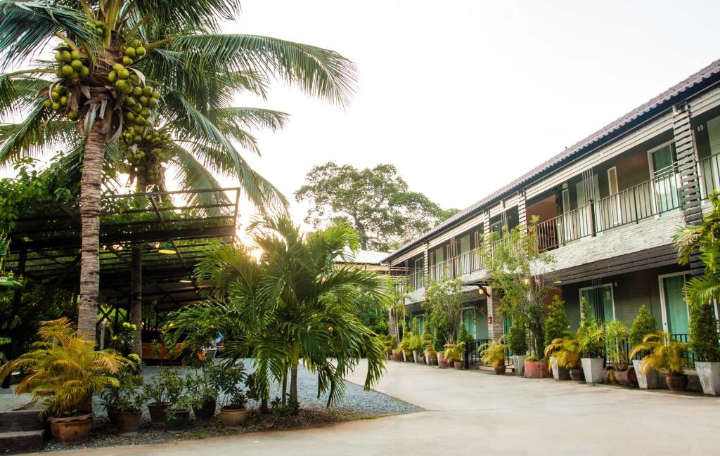 Zahrada ubytování บ้านชมเขา - Baan Chom Khao