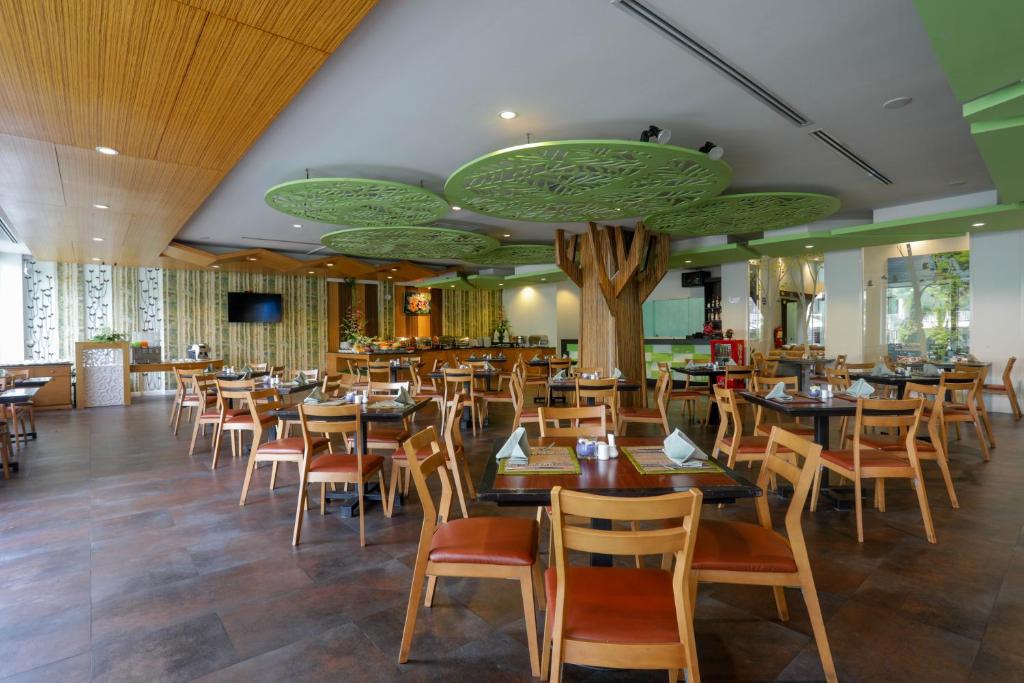 Restaurace v ubytování A2 Pool Resort - SHA Plus
