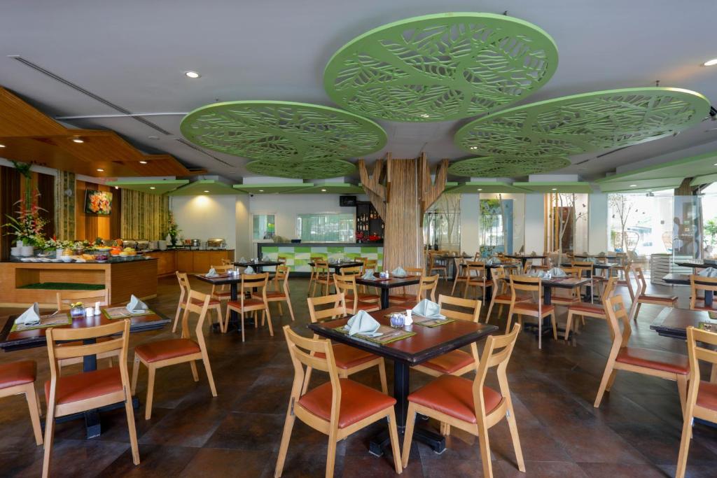 Restaurace v ubytování A2 Pool Resort - SHA Plus