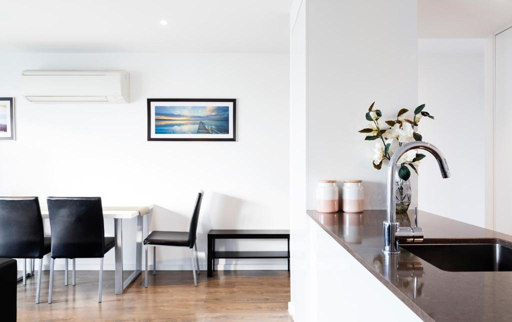 RNR Serviced Apartments North Melbourne - Resim 30