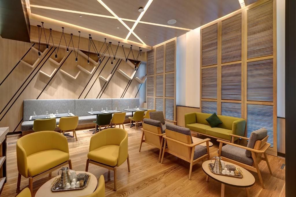 Posezení v ubytování URBAN Al Khoory Hotel