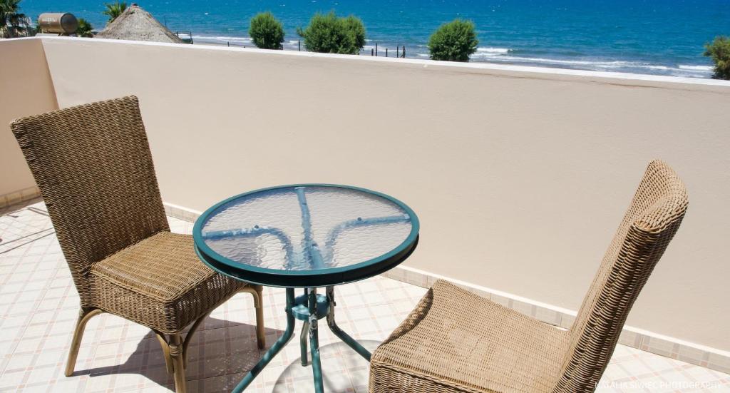 Nespecifikovaný výhled na moře nebo výhled na moře při pohledu z aparthotelu