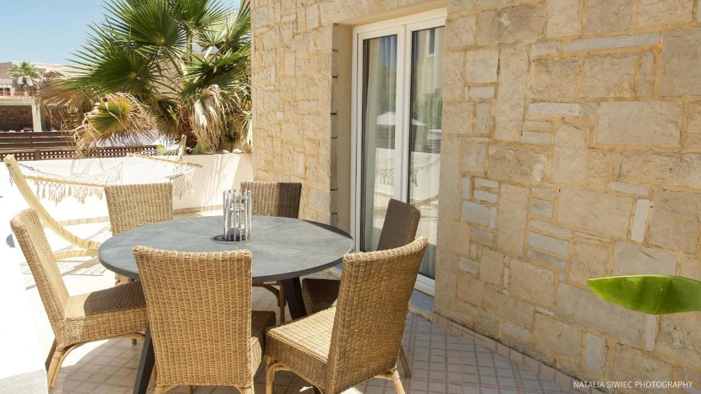 Balkón nebo terasa v ubytování Alexandra SeaSide Villas
